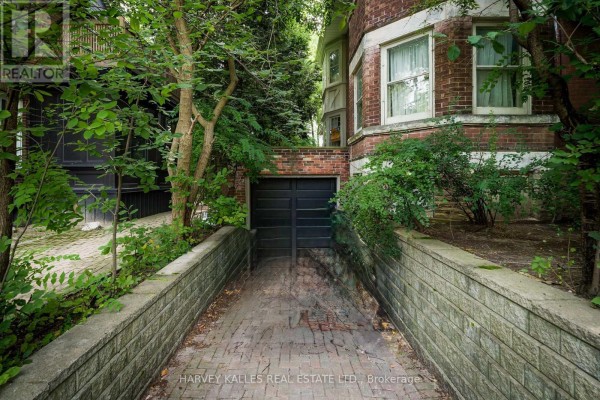 Bedroom - 219 Balmoral Avenue, Toronto, ON M4V1K1 Photo 4