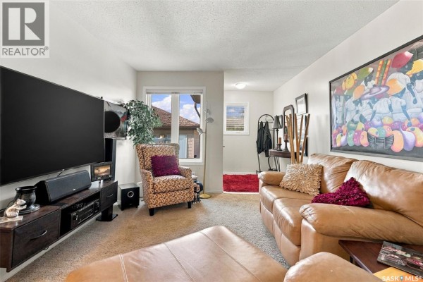 4pc Ensuite bath - 219 South Front Street, Pense, SK S0G3W0 Photo 5