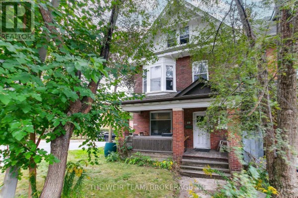 Living room - 219 Withrow Avenue, Toronto, ON M4K1E2 Photo 2