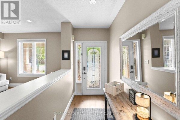 Kitchen - 2191 Coldwater Street, Burlington, ON L7L7K2 Photo 4