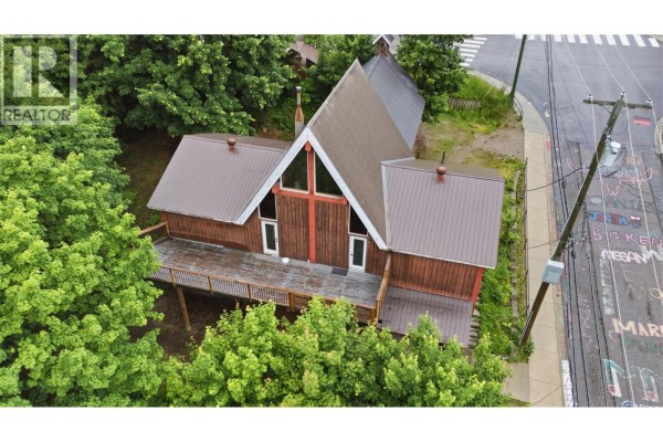2193 Park Avenue, Lumby, BC, photo 3