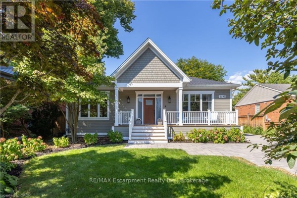 2195 Courtland Drive, Burlington, ON, photo 2
