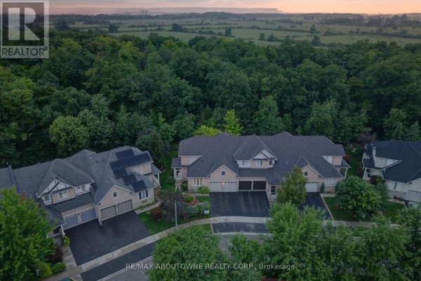 2196 Emily Circle, Oakville, ON, photo 2