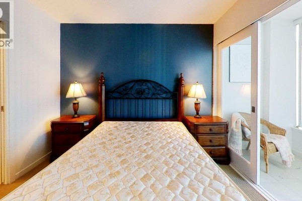 21xx 610 Granville Street, Vancouver, BC V6C3T3 Photo 4