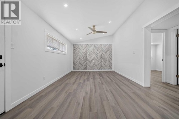 Living room - #22, 1410 43 Street S, Lethbridge, AB T1K3S5 Photo 5