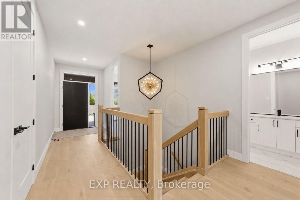Living room - 22 - 430 Head Street N, Strathroy Caradoc, ON N7G2K2 Photo 3