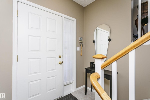 Kitchen - #22 11717 9b Av Nw, Edmonton, AB T6J7B7 Photo 3