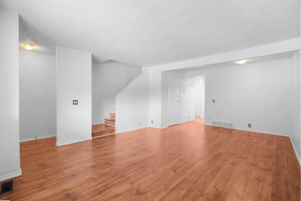 Primary Bedroom - #22 13833 30 St Nw, Edmonton, AB T5Y2B2 Photo 4