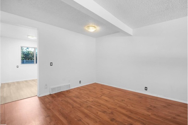 Bedroom 2 - #22 13833 30 St Nw, Edmonton, AB T5Y2B2 Photo 5