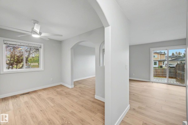 Primary Bedroom - #22 14803 34 St Nw, Edmonton, AB T5Y2L3 Photo 5