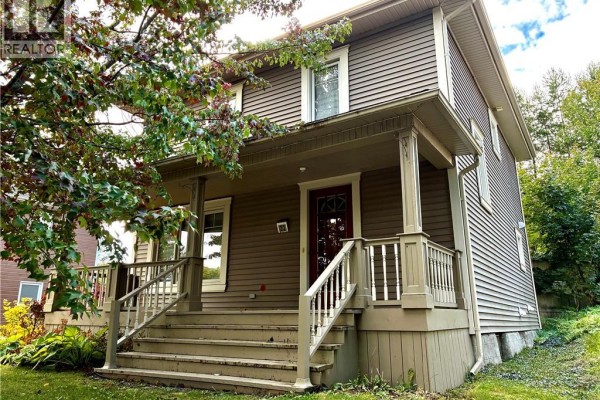 Sitting room - 22 21e Avenue, Edmundston, NB E3V2B9 Photo 3
