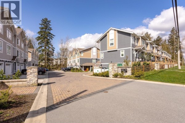 22 23108 Lougheed Highway, Maple Ridge, BC V2X2W3 Photo 4