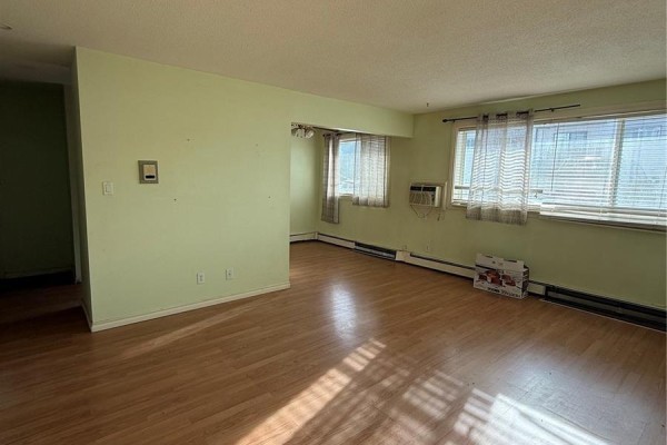 Kitchen - 22 26 Shaw Street, Regina, SK S4R3M4 Photo 2