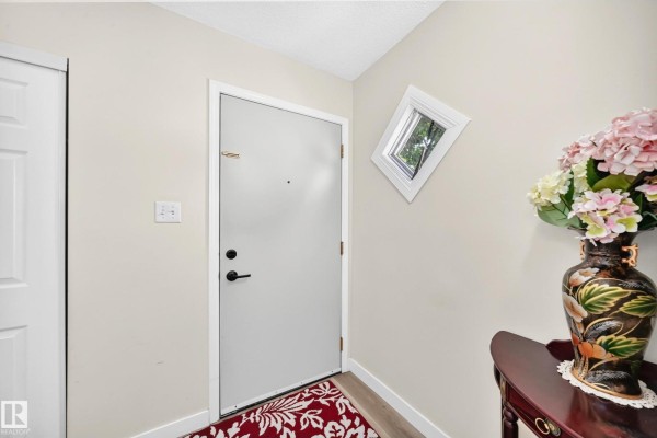 #22 3812 20 Av Nw, Edmonton, AB T6L4B2 Photo 5