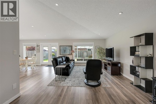 Ensuite - 22 7586 Tetayut Rd, Central Saanich, BC V8M0B4 Photo 5
