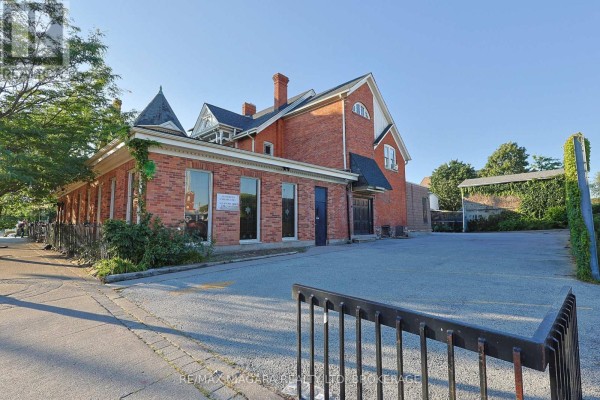 22 Academy Street, St  Catharines, ON, photo 2