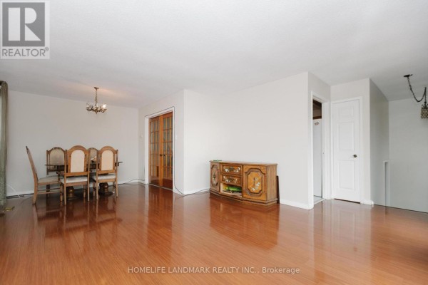 Primary Bedroom - 22 Blenheim Drive, Brampton, ON L6Z1H9 Photo 4