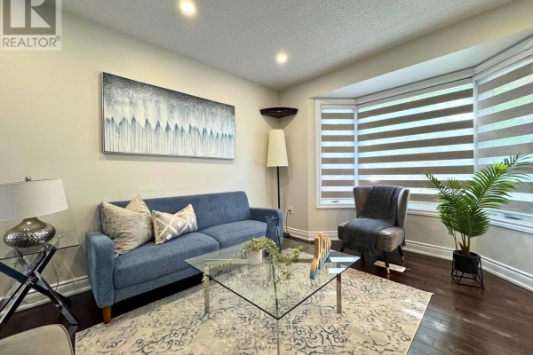 22 Clayborne Avenue, Brampton, ON L7A1N8 Photo 2