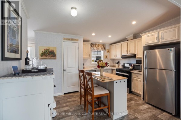 22 Copper Beech Drive, Haldimand, ON, photo 3
