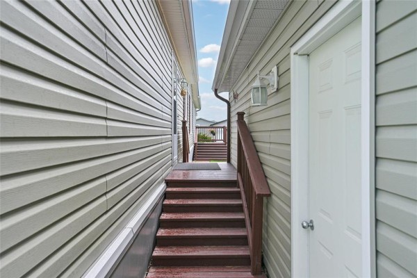 Primary Bedroom - 22 Country Club Drive, Sanford, MB R0G2J0 Photo 4