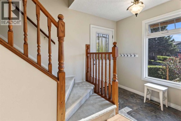 Living room - 22 Deermeade Bay Se, Calgary, AB T2J5Z6 Photo 3
