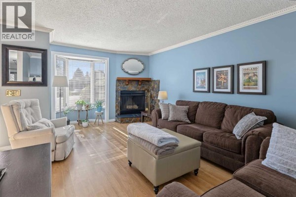 2pc Bathroom - 22 Deermeade Bay Se, Calgary, AB T2J5Z6 Photo 4