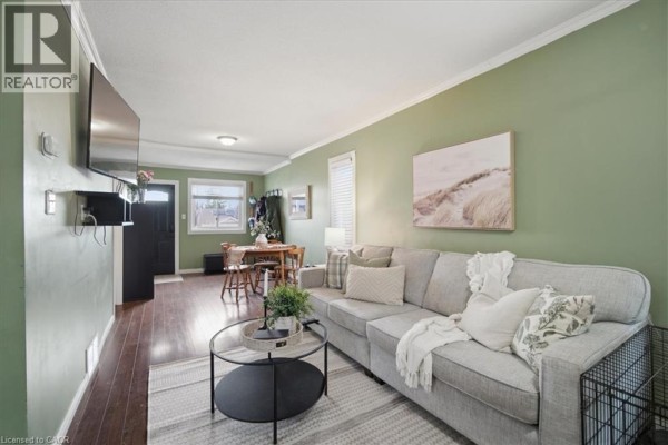 22 Delena Avenue N, Hamilton, ON, photo 2
