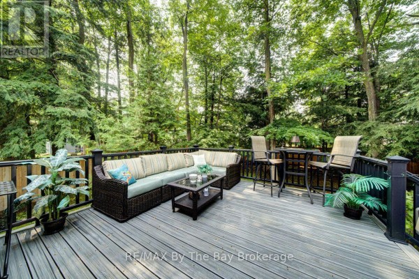 22 Downer Crescent, Wasaga Beach, ON, photo 2