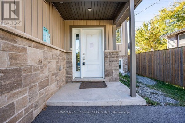 Bedroom 2 - 22 Elm Street, St  Catharines, ON L2P2B7 Photo 5