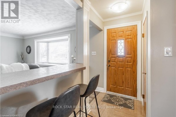 4pc Bathroom - 22 Fernwood Crescent, Hamilton, ON L8T3L1 Photo 5
