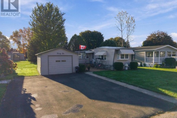 Kitchen - 22 George Street, Strathroy Caradoc, ON N7G1A6 Photo 2