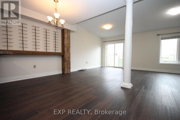 22 Geranium Avenue N, Hamilton, ON, photo 2