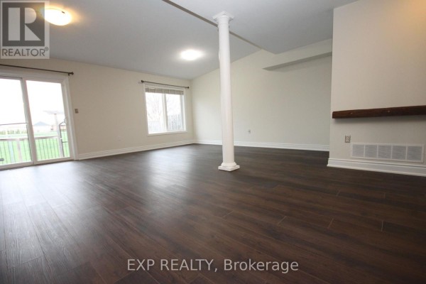 22 Geranium Avenue N, Hamilton, ON, photo 3