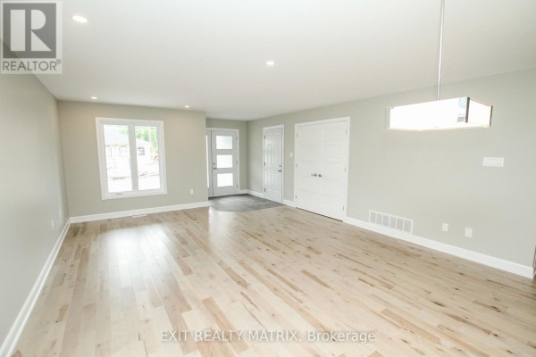 Primary Bedroom - 22 Glenco Road, South Stormont, ON K0C2A0 Photo 4