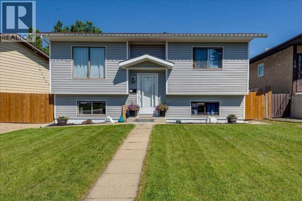 22 Greenham Drive, Red Deer, AB, photo 2