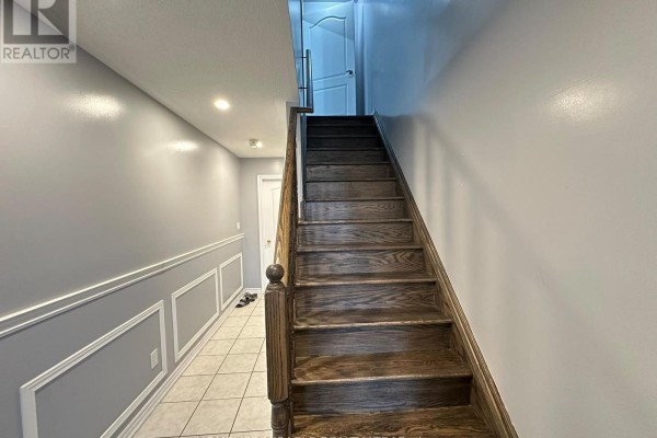 22 Hobart Gardens, Brampton, ON L6Z0J1 Photo 4