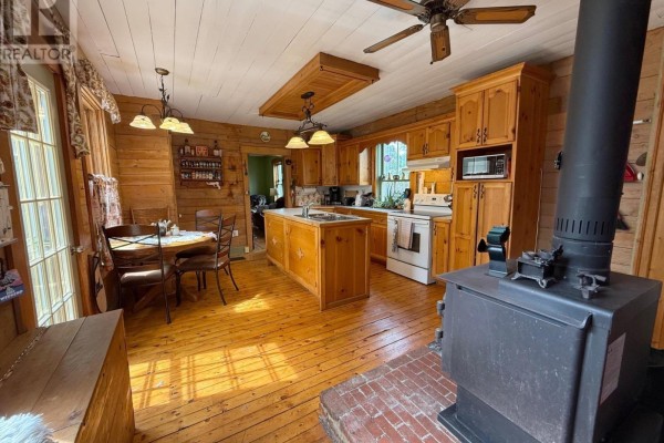Porch - 22 Hogg Lane, Sheet Harbour, NS B0J3B0 Photo 4