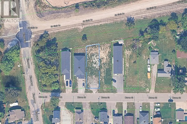22 Huron Street, Welland, ON L3B5J3 Photo 5