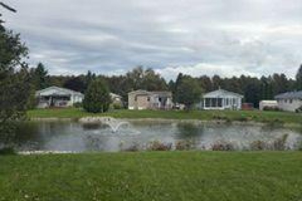 22 Indiana Avenue E, Wasaga Beach, ON L9Z3A8 Photo 2
