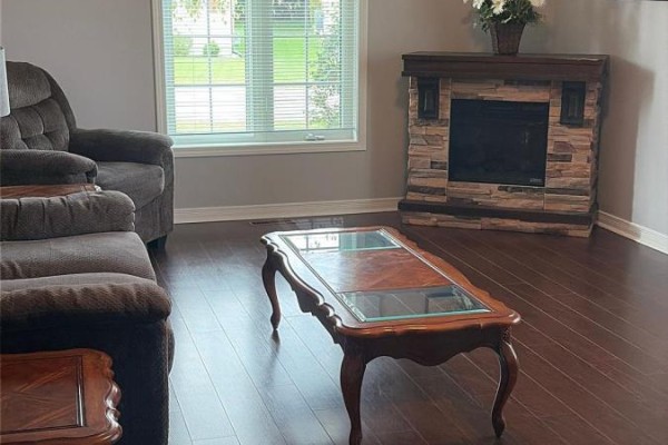 22 Indiana Avenue E, Wasaga Beach, ON L9Z3A8 Photo 4