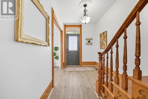 22 Isabella Street, Perth, ON, photo 3