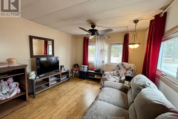 22 Jackson Crescent, Marathon, ON P0T2E0 Photo 5