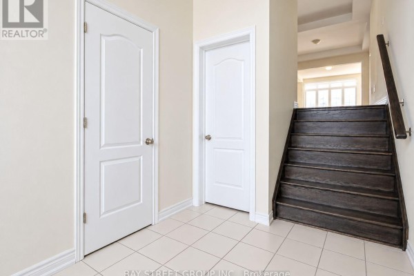 22 John Smith Street, East Gwillimbury, ON, photo 3