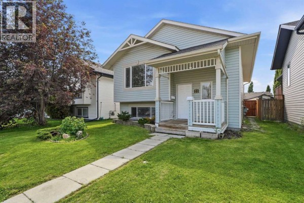 22 Lanterman Close, Red Deer, AB, photo 2