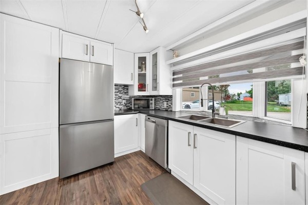 Kitchen - 22 Louise Street, St Clements, MB R1C0H3 Photo 4