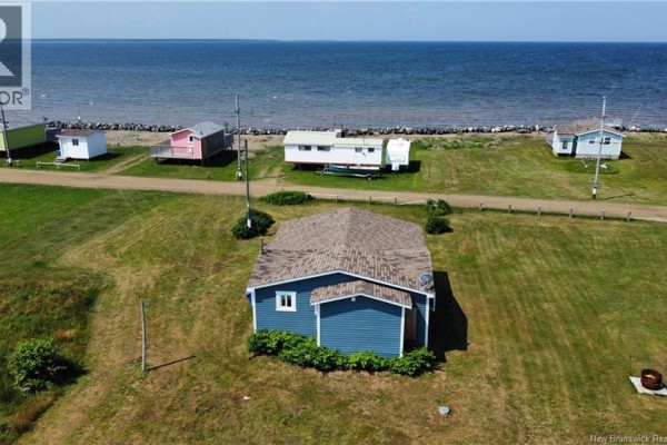 22 Maximin, Lameque Island, NB E8T0G7 Photo 2