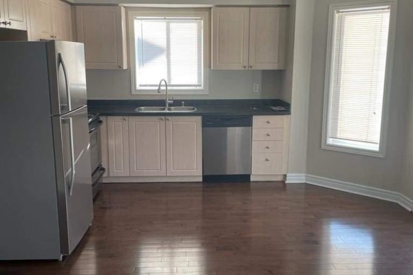 Kitchen - 22 Mckenzie Crescent, Barrie, ON L4N5R6 Photo 4