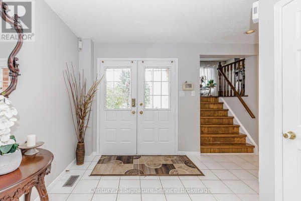 Primary Bedroom - 22 Merganser Crescent, Brampton, ON L6W4E8 Photo 5