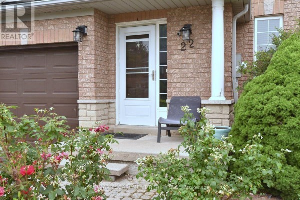 Family room - 22 Moore Crescent, Hamilton, ON L9G4Z5 Photo 4