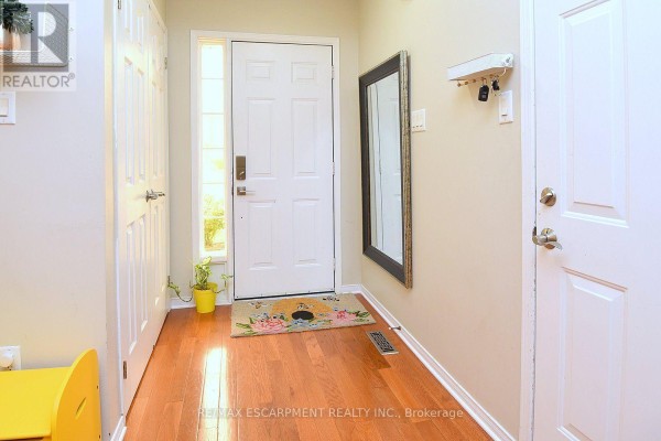 Primary Bedroom - 22 Moore Crescent, Hamilton, ON L9G4Z5 Photo 5